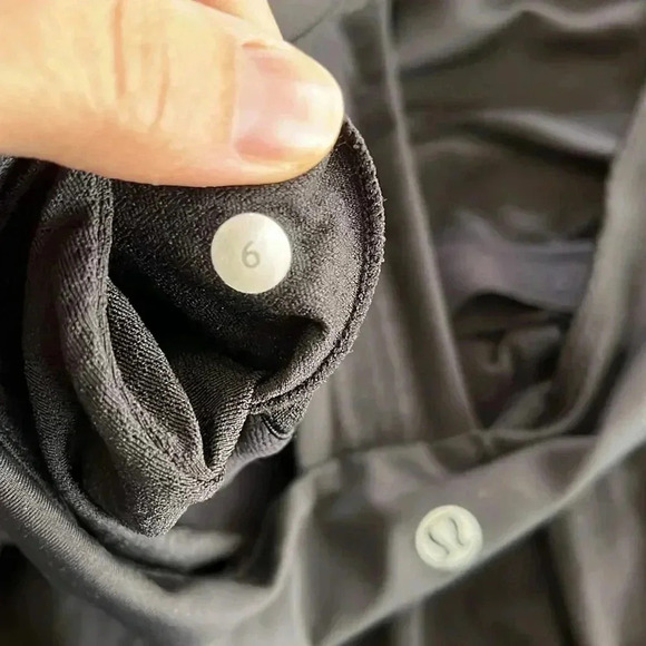 Lulu Lemon Women’s Power Dance Tank Top Racerback Loose Black Shelf Bra Size 6 - Picture 11 of 14